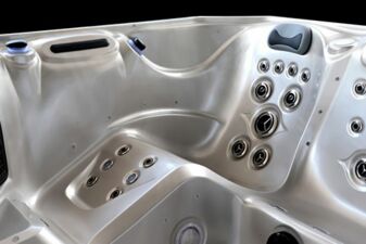 Hot Tub Maximus- 8 Person, 7 Seats, 1 Lounger - Hot tubs Portugal Algarve Online Shopping Site