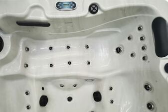 Hot Tub Refresh - 6 Person, 5 Seats, 1 Lounge - Hot tubs Portugal Algarve Online Shopping Site